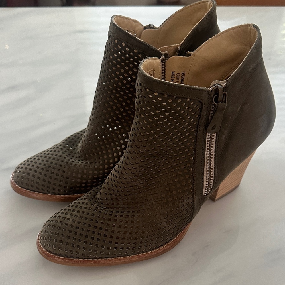 Paul Green heels